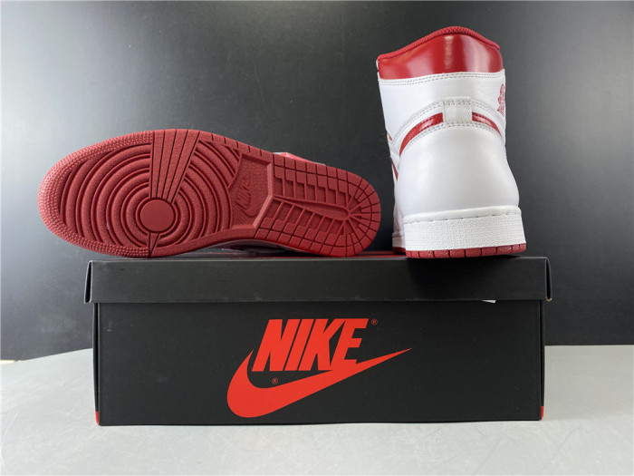 air jordan 1 retro metallic red 555088-103