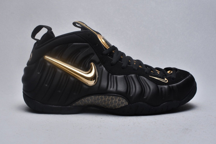 nike air foamposite one authracite black metallic gold 624041-009