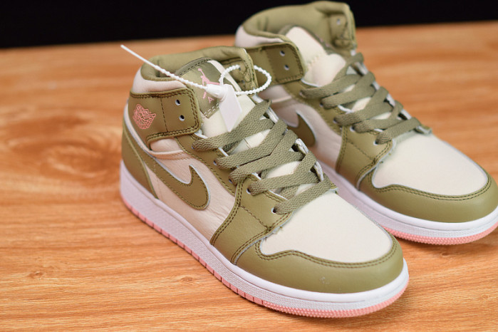 air jordan 1 mid trooper bleached coral 555112-225