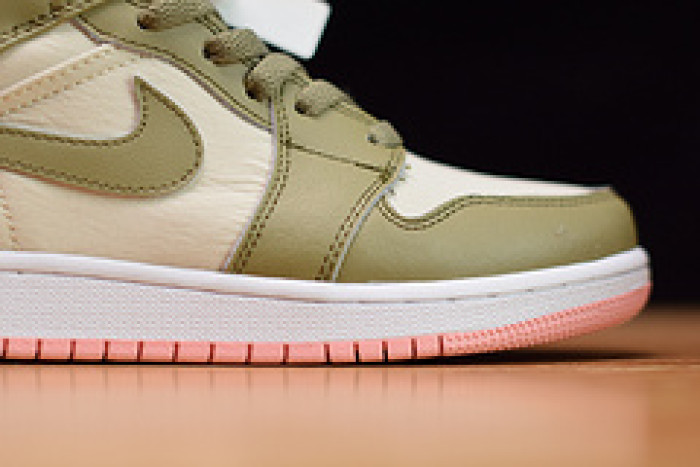 air jordan 1 mid trooper bleached coral 555112-225