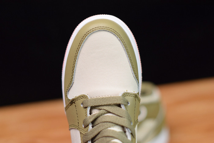 air jordan 1 mid trooper bleached coral 555112-225