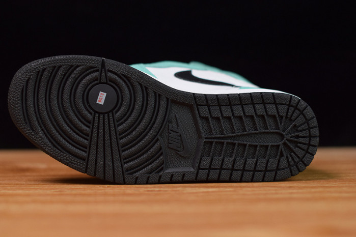 air jordan 1 high og mismatch perforated 555441-889