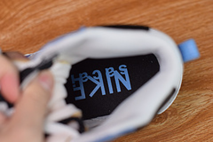 nike blazer mid sacai white black legend blue bv0072-001