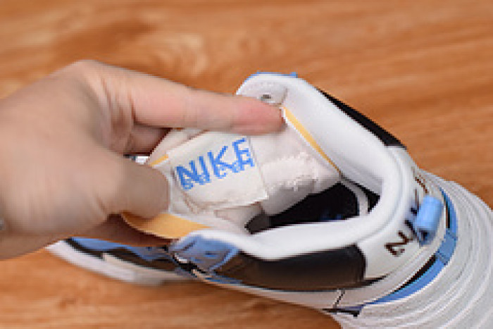 nike blazer mid sacai white black legend blue bv0072-001