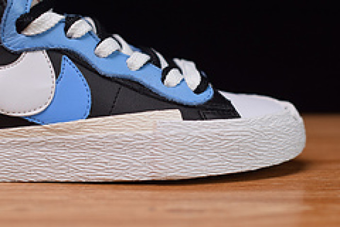 nike blazer mid sacai white black legend blue bv0072-001
