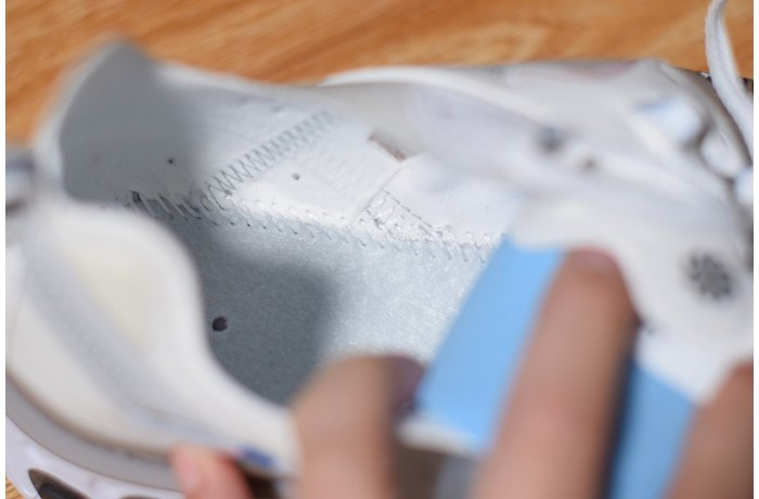 nike epic react flyknit white racer blue aq0068-100