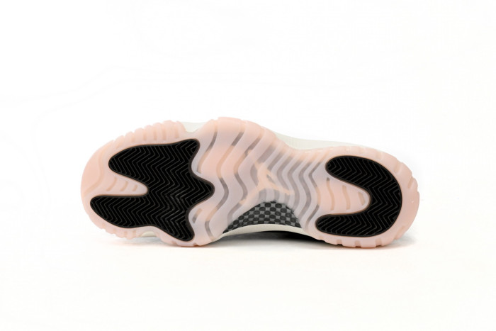 air jordan 11 wmns “neapolitan” ar0715-101