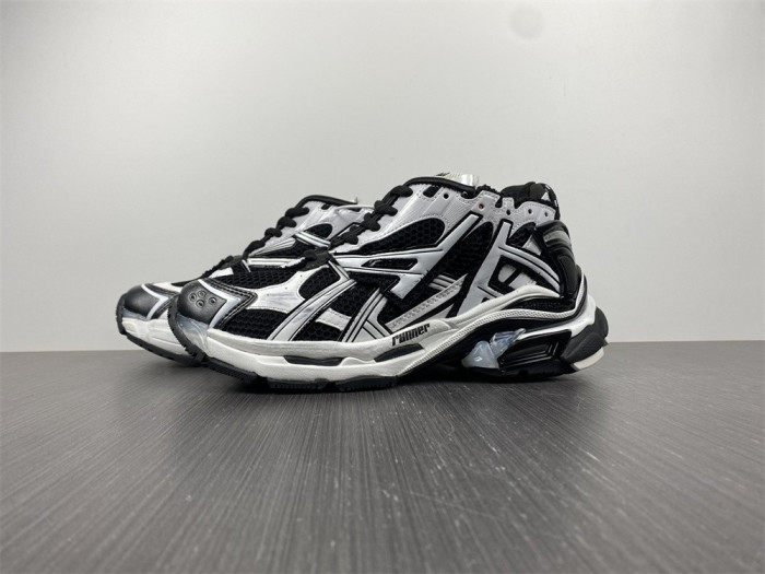 balcia runner white black white