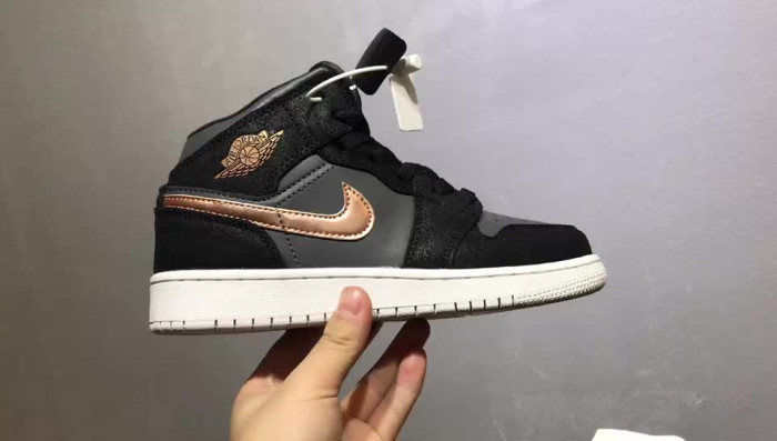 air jordan 1 retro high gs black metallic red bronze 705300-006