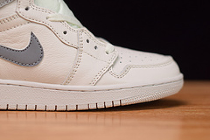 air jordan 1 mid light bone wolf grey 554725-053