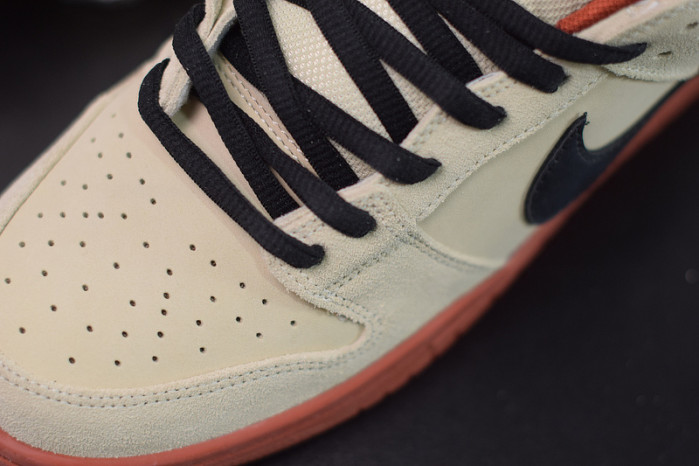 nike sb dunk low pro hennessy bq6817-100