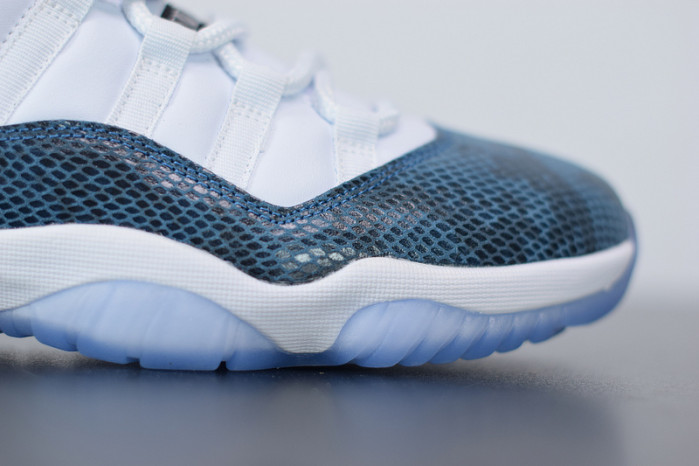 air jordan 11 retro low navy snakeskin cd6846-102