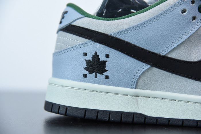 nike sb dunk low “maple leaf” 313170-021