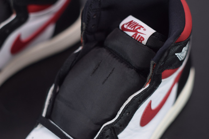 air jordan 1 retro high black gym red 555088-061