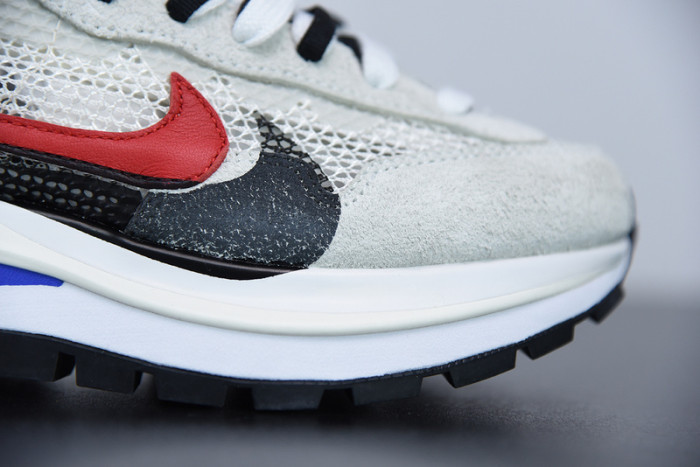 sacai x nike vaporwaffle cv1363-100
