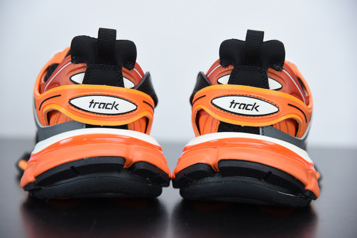 balcia track sneaker