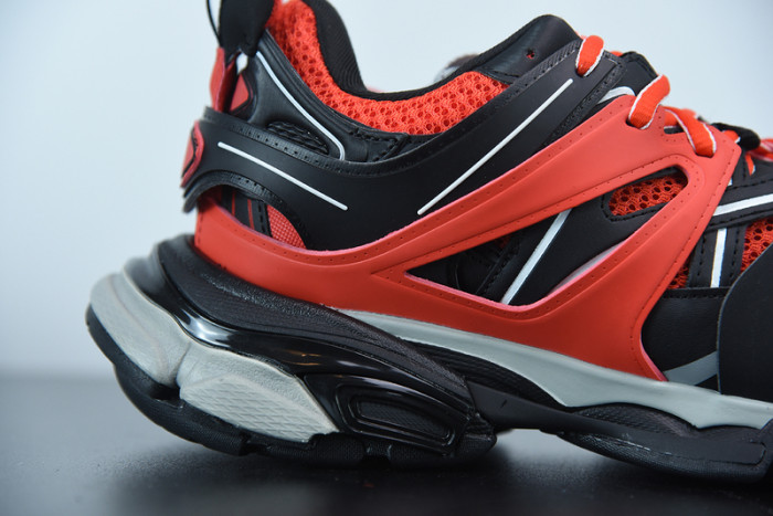 balcia track sneaker