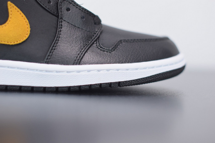 air jordan 1 mid black university gold ci9352-001