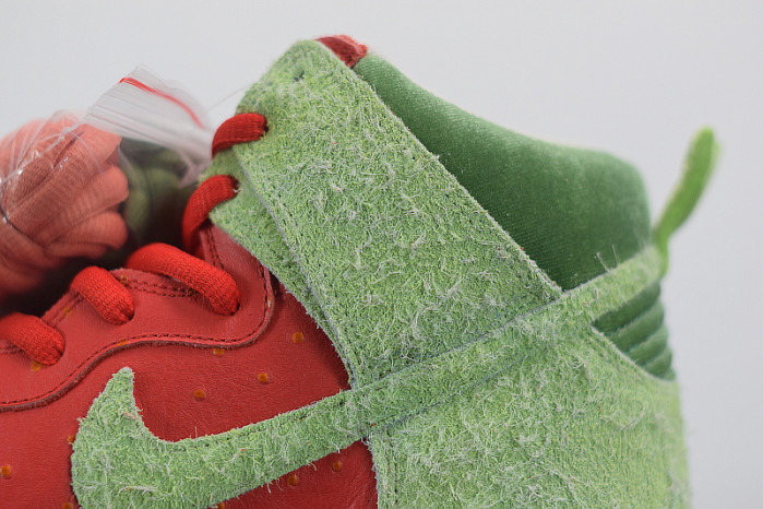 nike sb dunk high“strawberry cough” cw7093-600