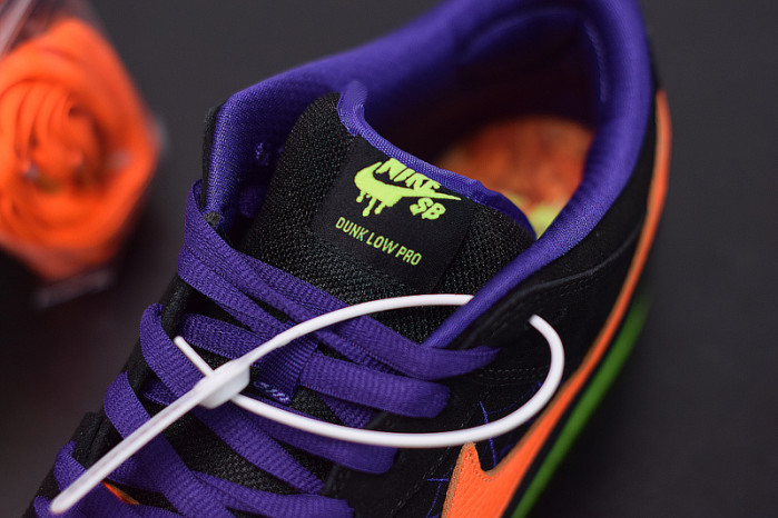 nike sb dunk low night of mischief halloween bq6817-006