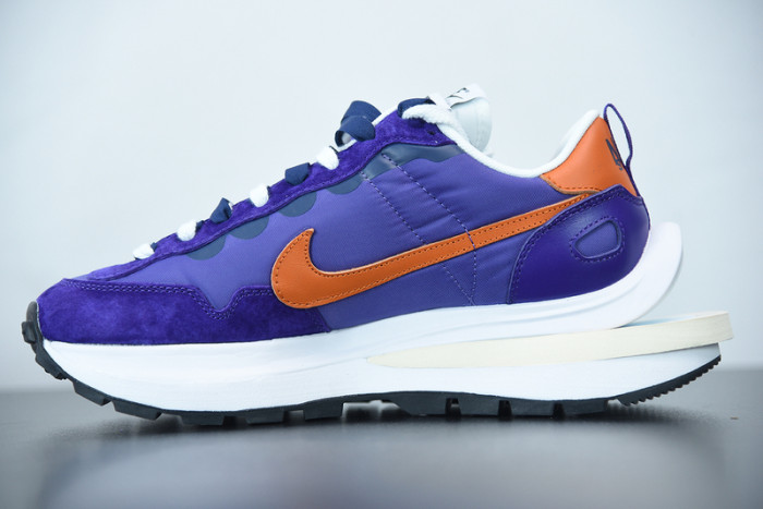 nike vaporwaffle sacai iris