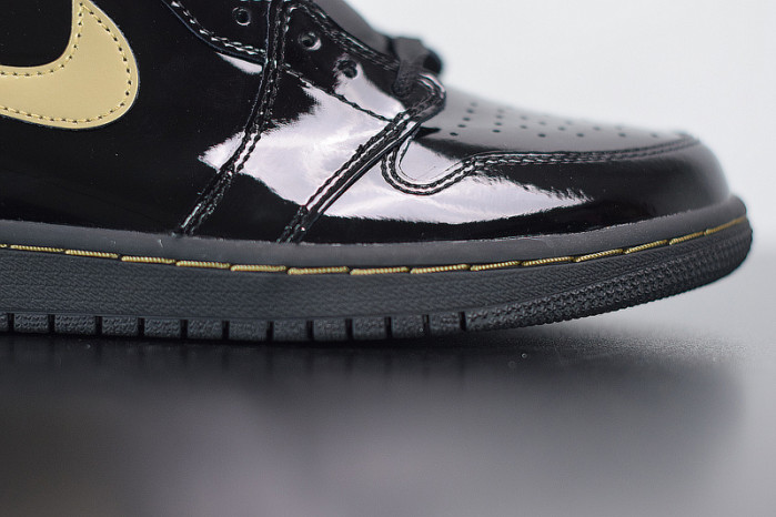 air jordan 1 retro high black metallic gold 555088-032