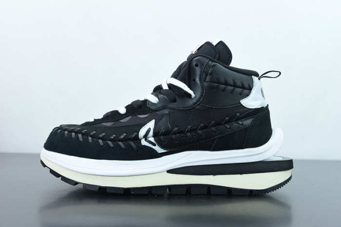 nike vaporwaffle sacai jean paul gaultier black white dh9186-001