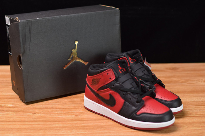 air jordan 1 mid gym red black 554724-610