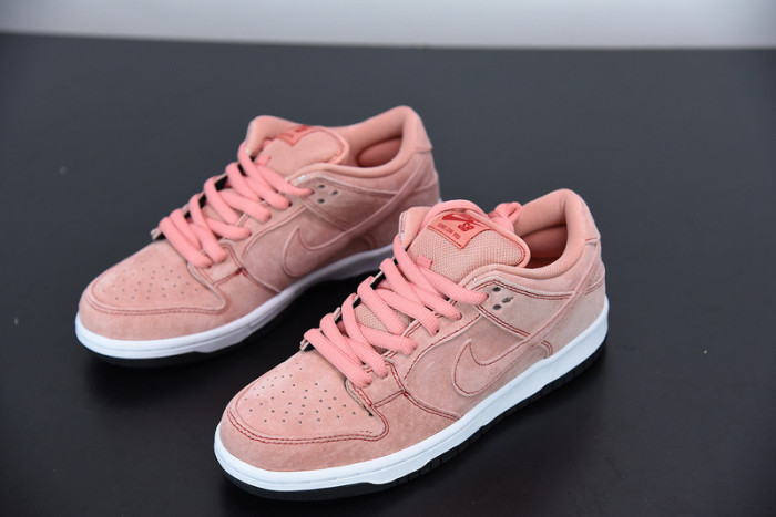 nike sb dunk low “pink pig” cv1655-600