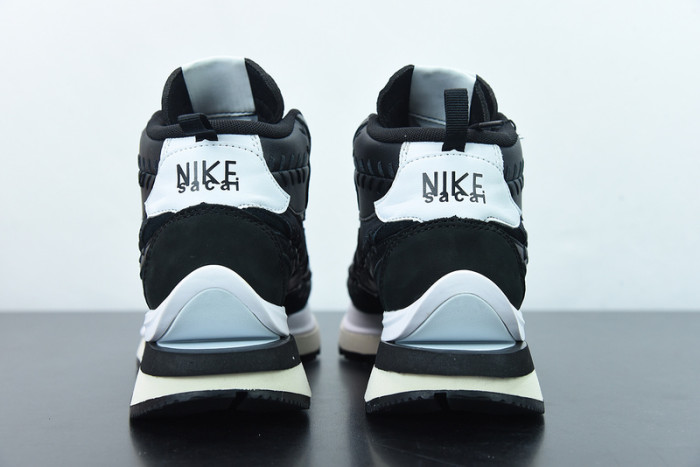 nike vaporwaffle sacai jean paul gaultier black white dh9186-001