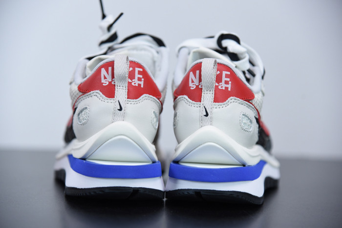 sacai x nike vaporwaffle cv1363-100