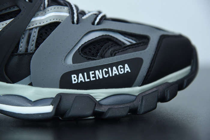 balcia track sneaker