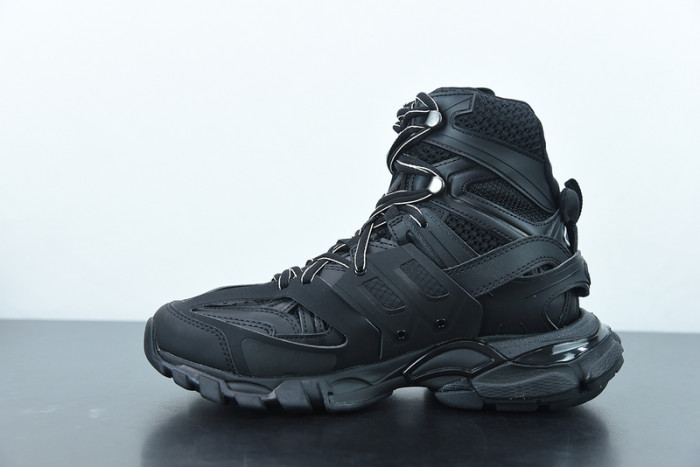 balcia track sneaker