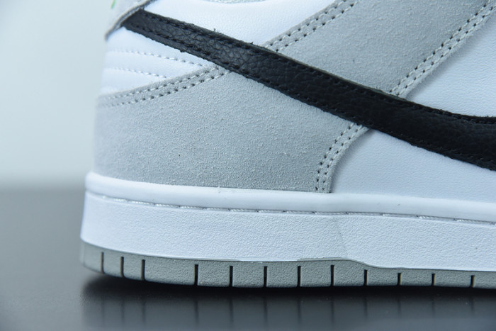 nike dunk sb low pro chlorophyll bq6817-011