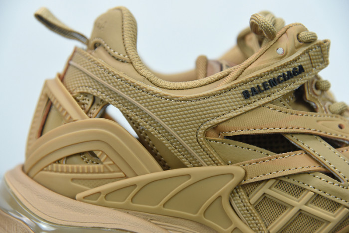 balcia track sneaker