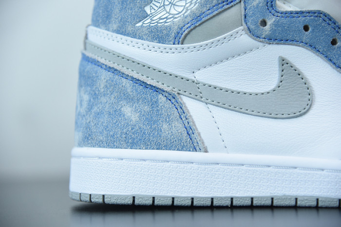 air jordan 1 high og “hyper royal” 555088-402