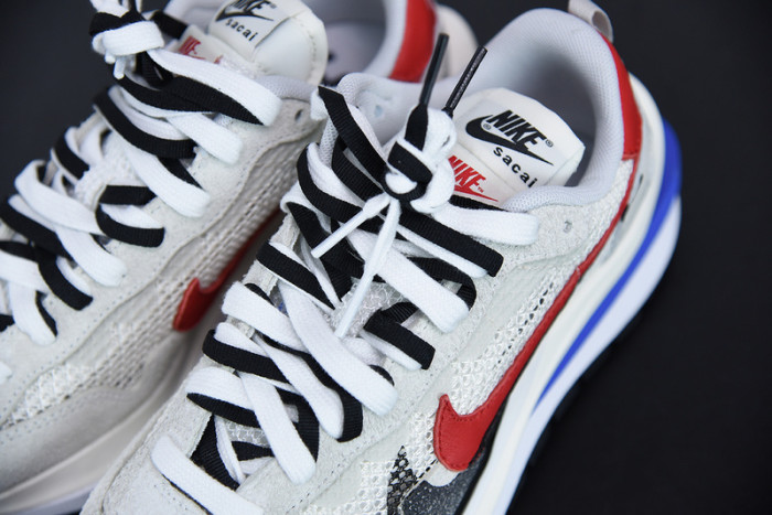 sacai x nike vaporwaffle cv1363-100
