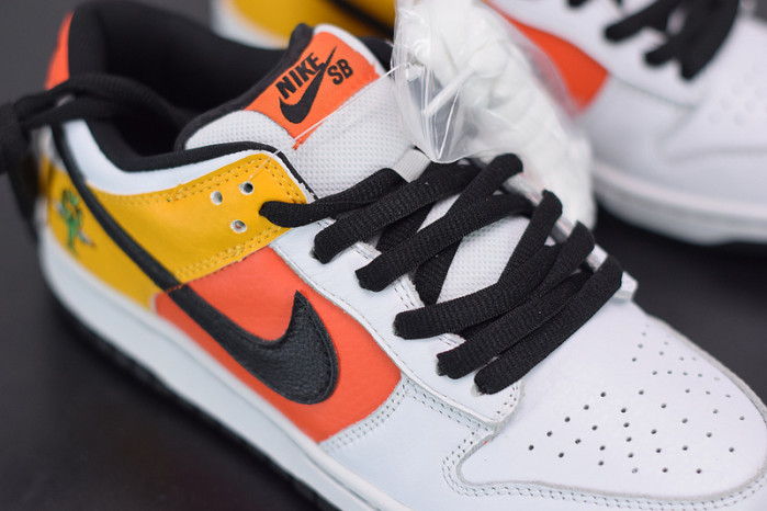 nike dunk sb low raygun 304292-803