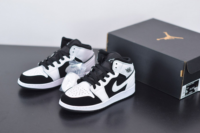 air jordan 1 mid white black (gs) 554725-113