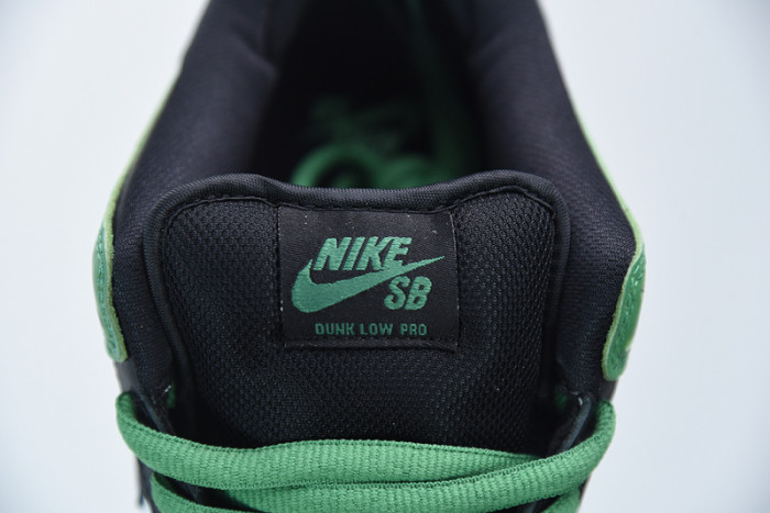 nike dunk low "classic green" bq6817-302