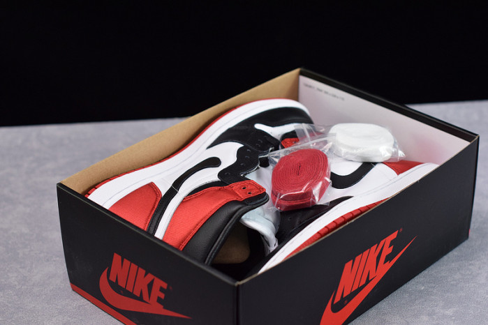 air jordan 1 retro high satin black toe cd0461-016