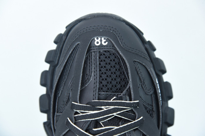 balcia track sneaker