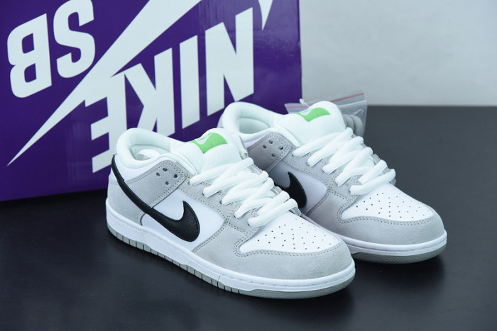 nike dunk sb low pro chlorophyll bq6817-011