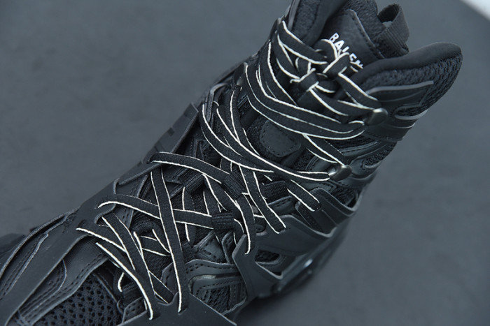 balcia track sneaker