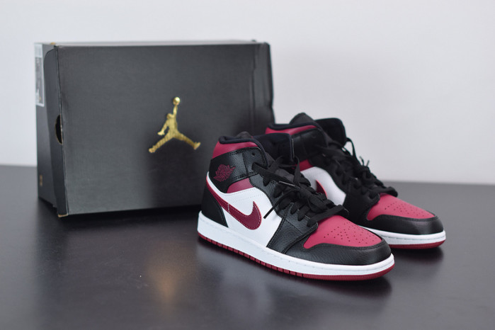 air jordan 1 mid bred toe 554724-066