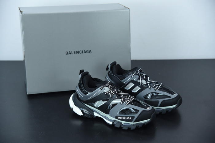balcia track sneaker