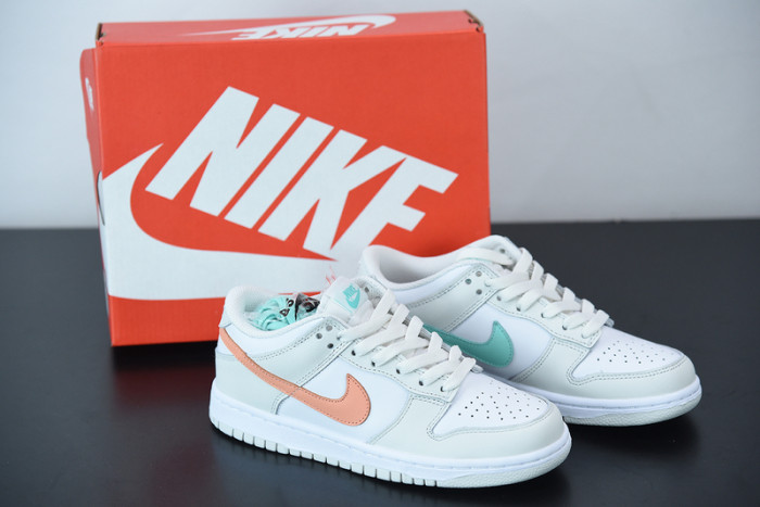 nike dunk low tropical twist cw1590-101