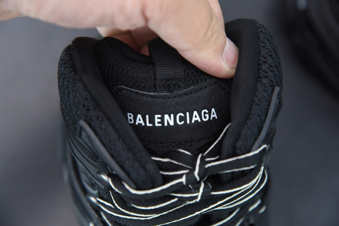 balcia track sneaker