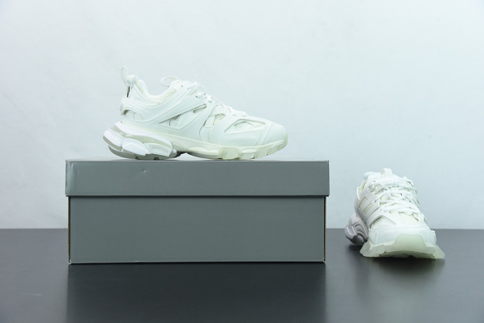 balcia track sneaker