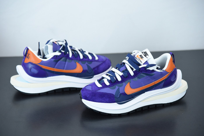 nike vaporwaffle sacai iris